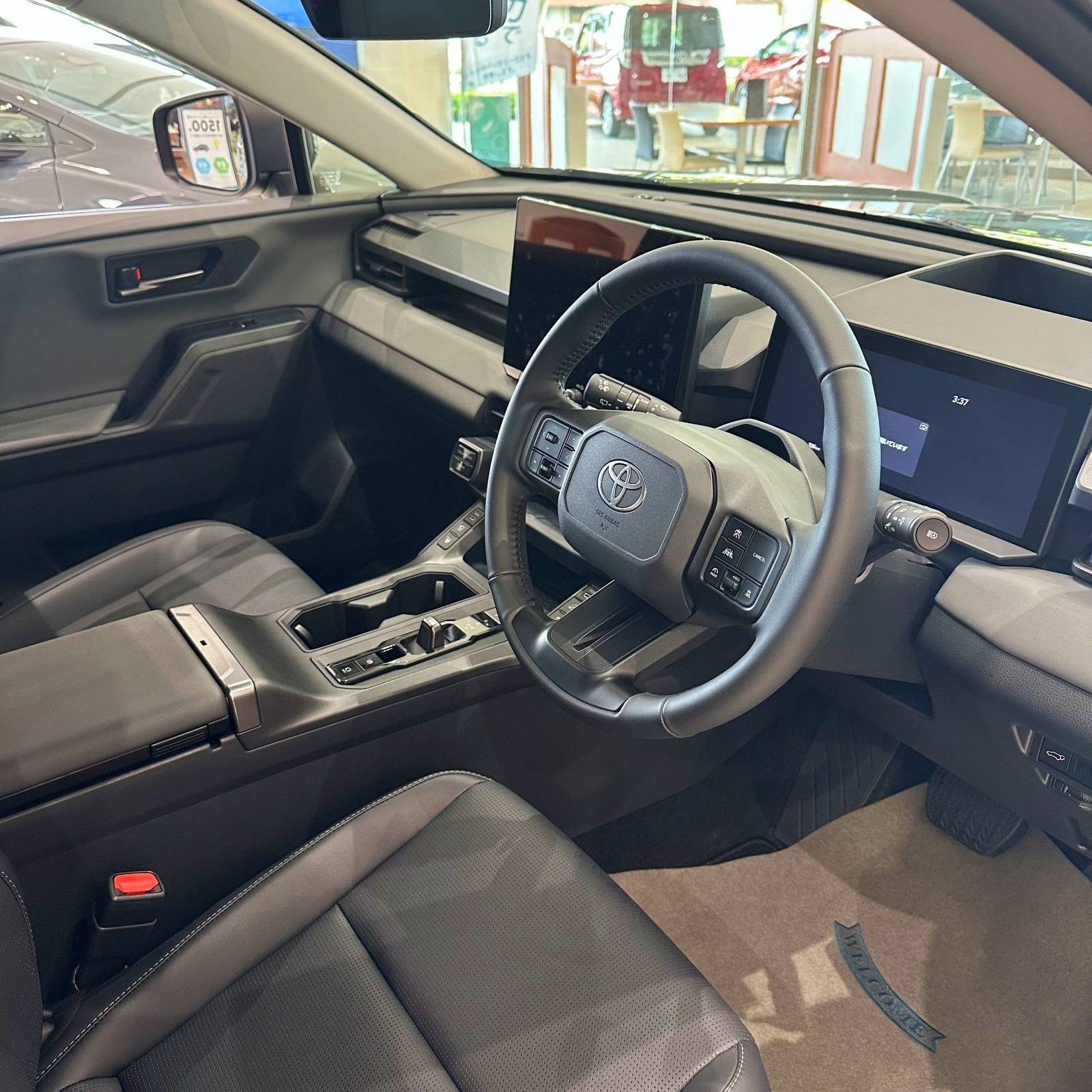 RAV4　Z　トヨタ　トヨタ正規販売店　ネッツトヨタ福井　福井　トヨタディーラー　内装